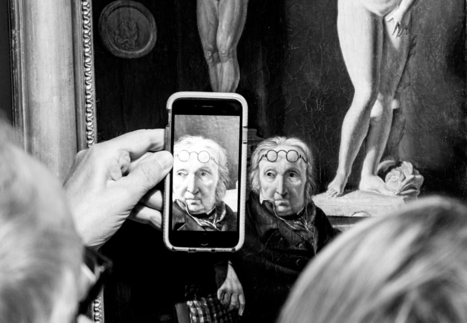 ART CONSULT
